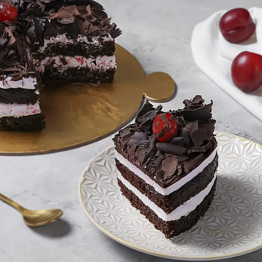 Black Forest Cake Half kg Eggless