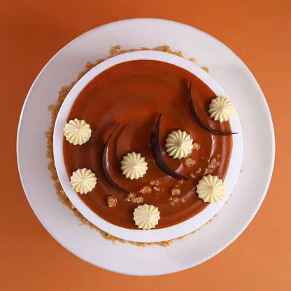 Caramel Crunch Butterscotch Cake