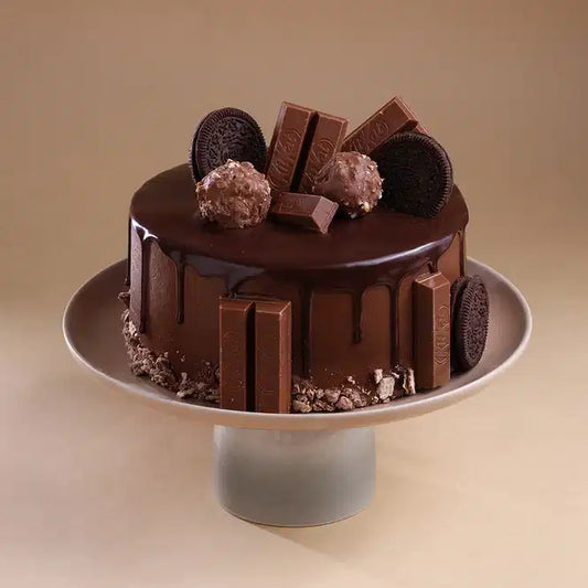 Crunchy Choco KitKat Cake