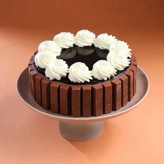 KitKat Bars Cake