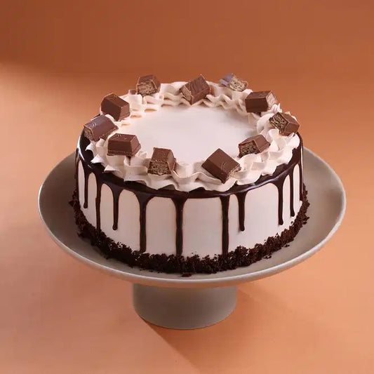 KitKat Drip Cake