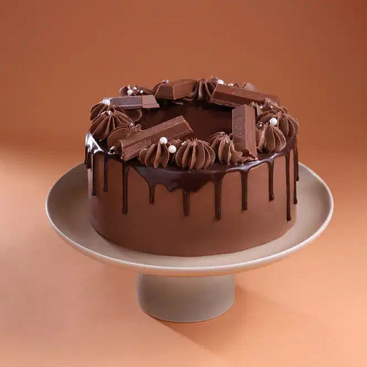 KitKat Swirls Drip Cake