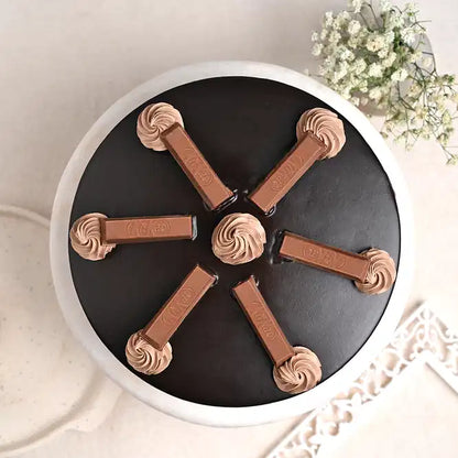 KitKat Crunch Chocolate Cake