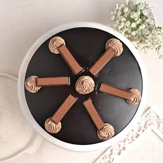 KitKat Crunch Chocolate Cake