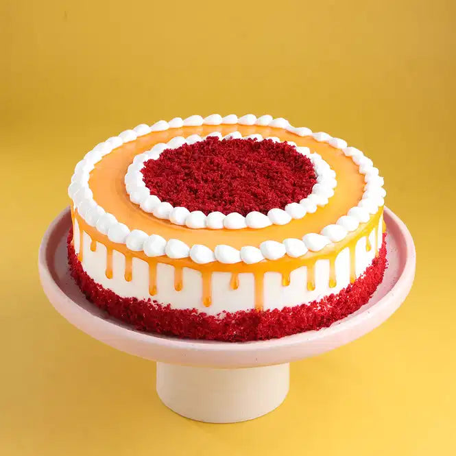 Red Velvet Coffee Drip Cream Cake