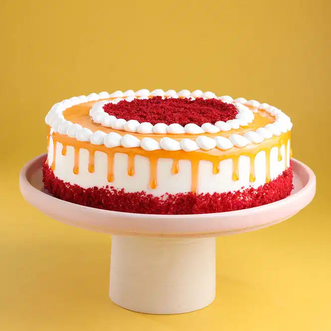 Red Velvet Coffee Drip Cream Cake